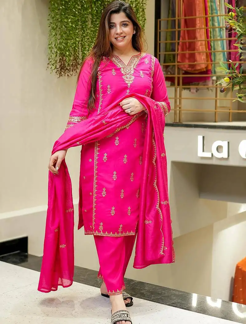 Rani pink chanderi silk thread embroidered with sequins work kurta pant set