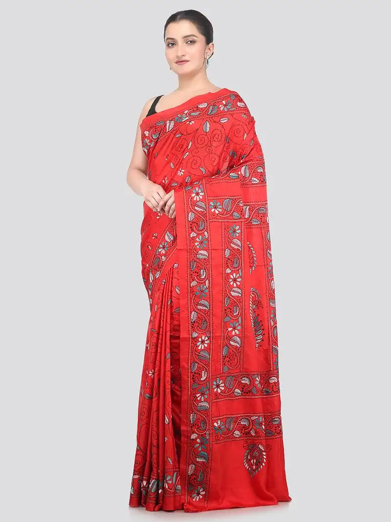 Red handloom silk embroidered katha stitch work saree with blouse piece