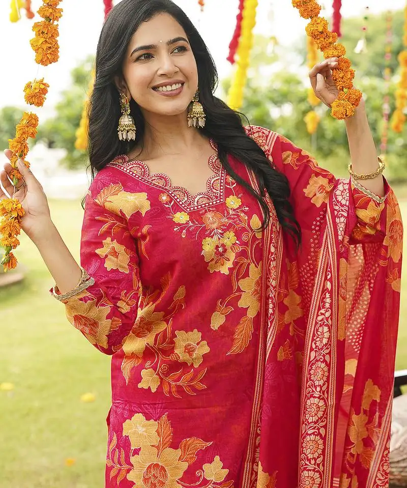 Women red viscose rayon floral embroidered straight kurta trousers with dupatta