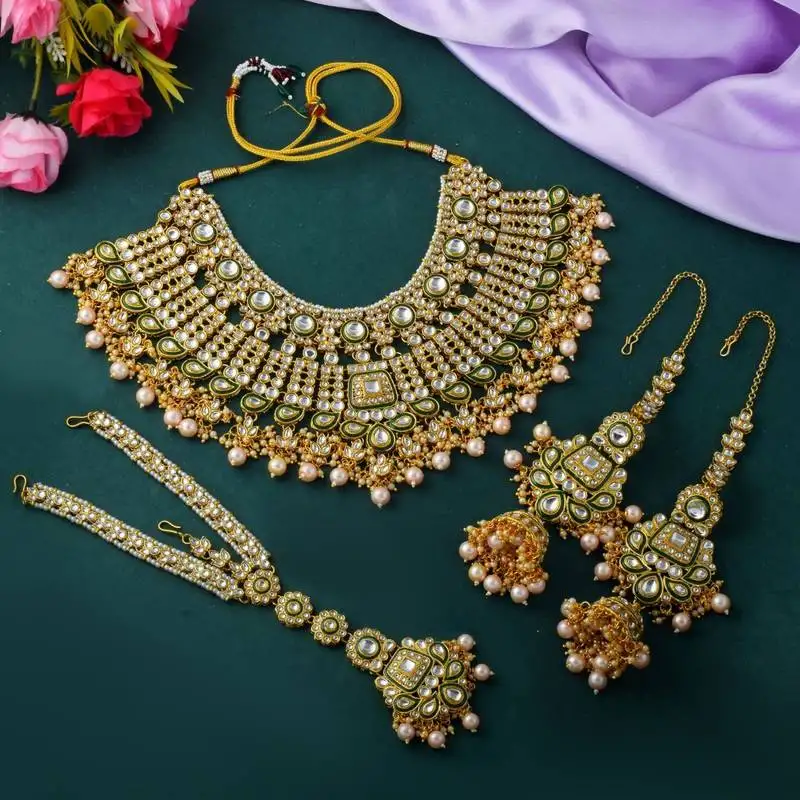 Heavy gold color kundan necklace set for wedding and parties