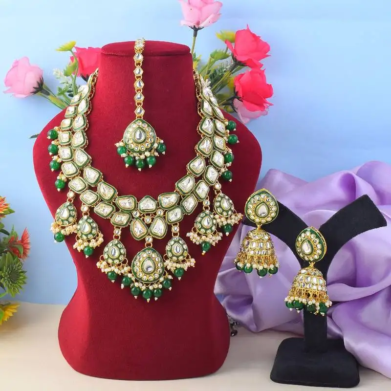 Elegant green color kundan necklace set for traditional outfits