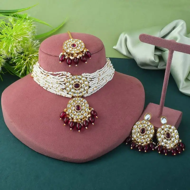 Eye-catching magenta color choker kundan necklace set for events