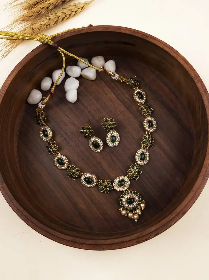 Green flower necklace set