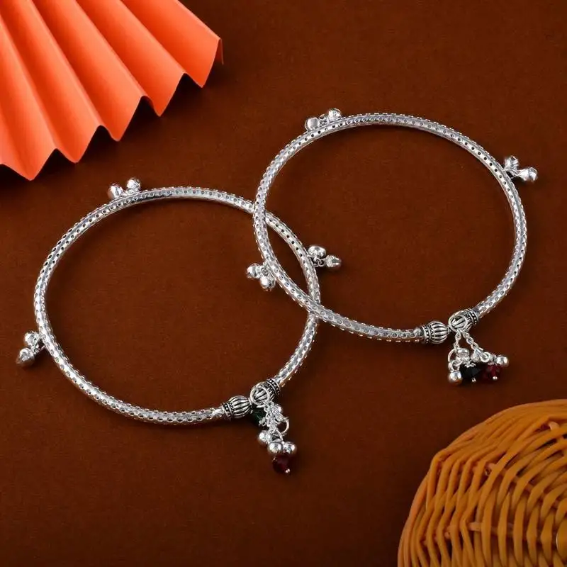 Classic silver color oxidised anklet crafted with exquisite detailing for womenâ€™s wedding outfits jewelry