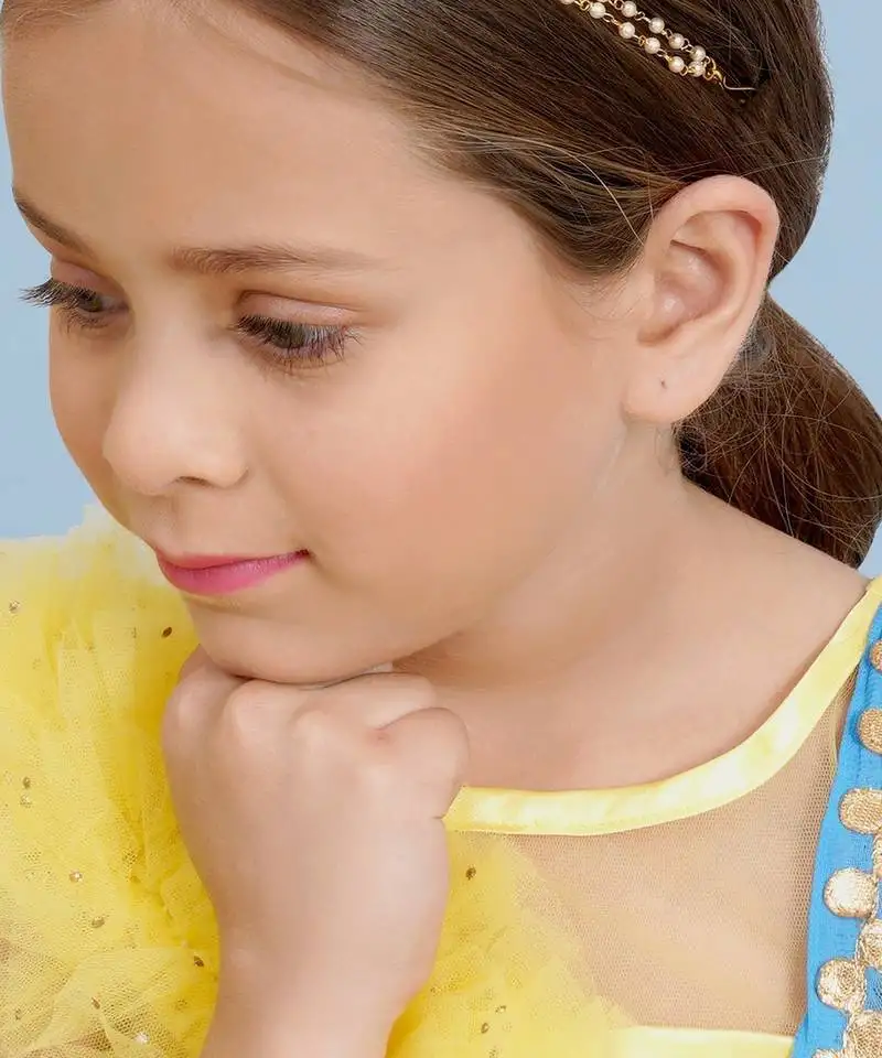 Gold-plated kundan studded hair