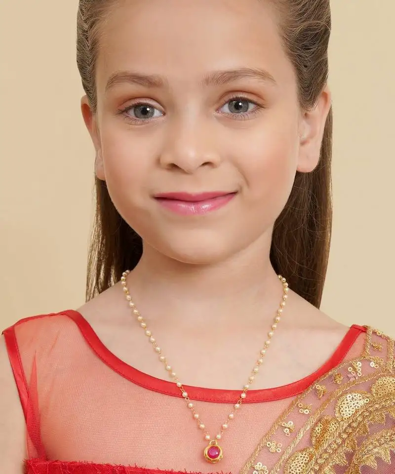 Girls gold-plated kundan studded & beaded necklace