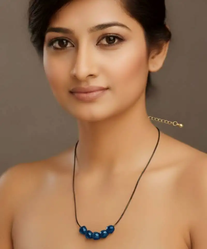 Blue color fashion necklace