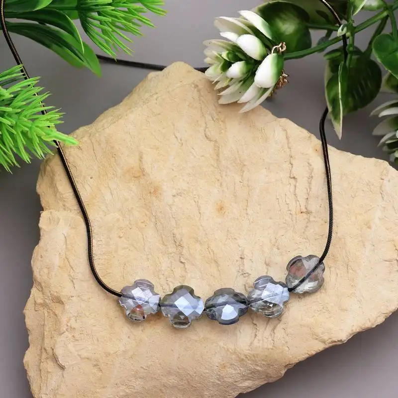 Light grey color fashion necklace