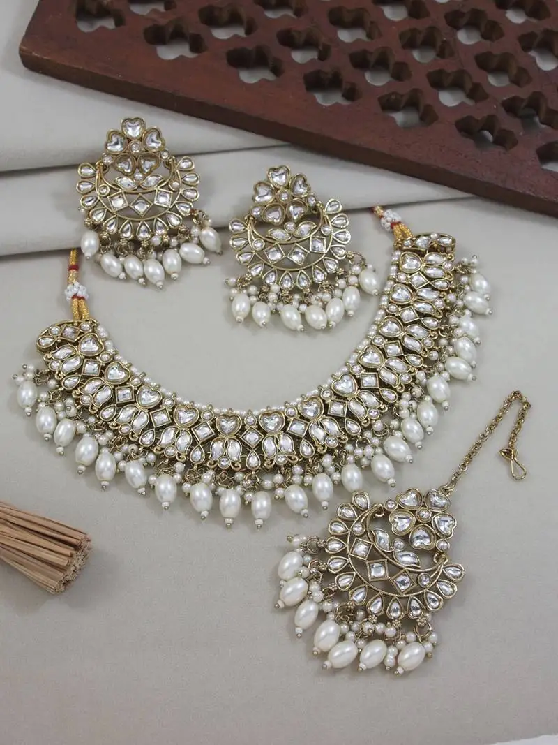 Gold plated traditional kundan & pearl drop choker necklace jewellery & dangle earrings set for women (k7289w)