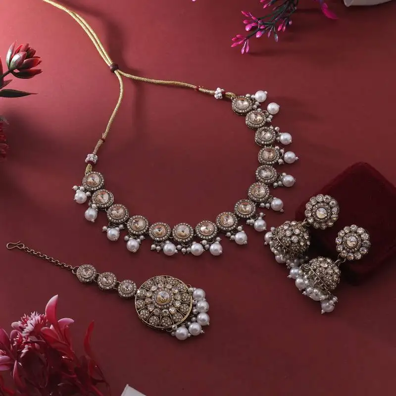 Gold color kundan necklace set