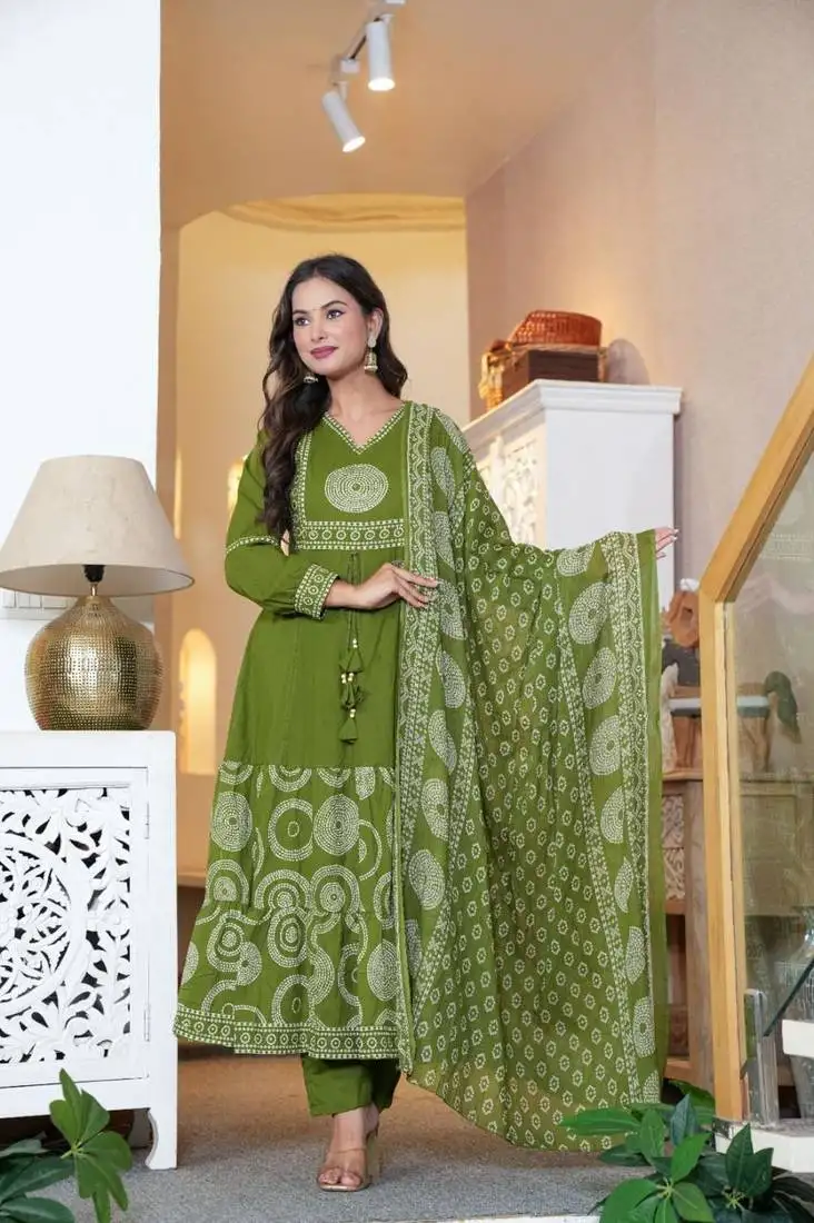 women embroidered green anarkali kurta set with printed dupatta