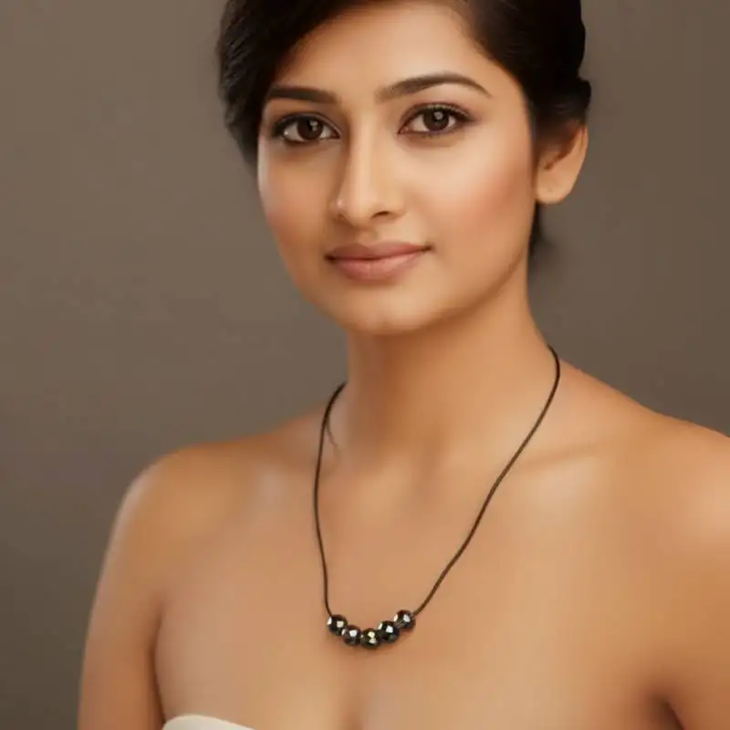 Grey color fashion necklace