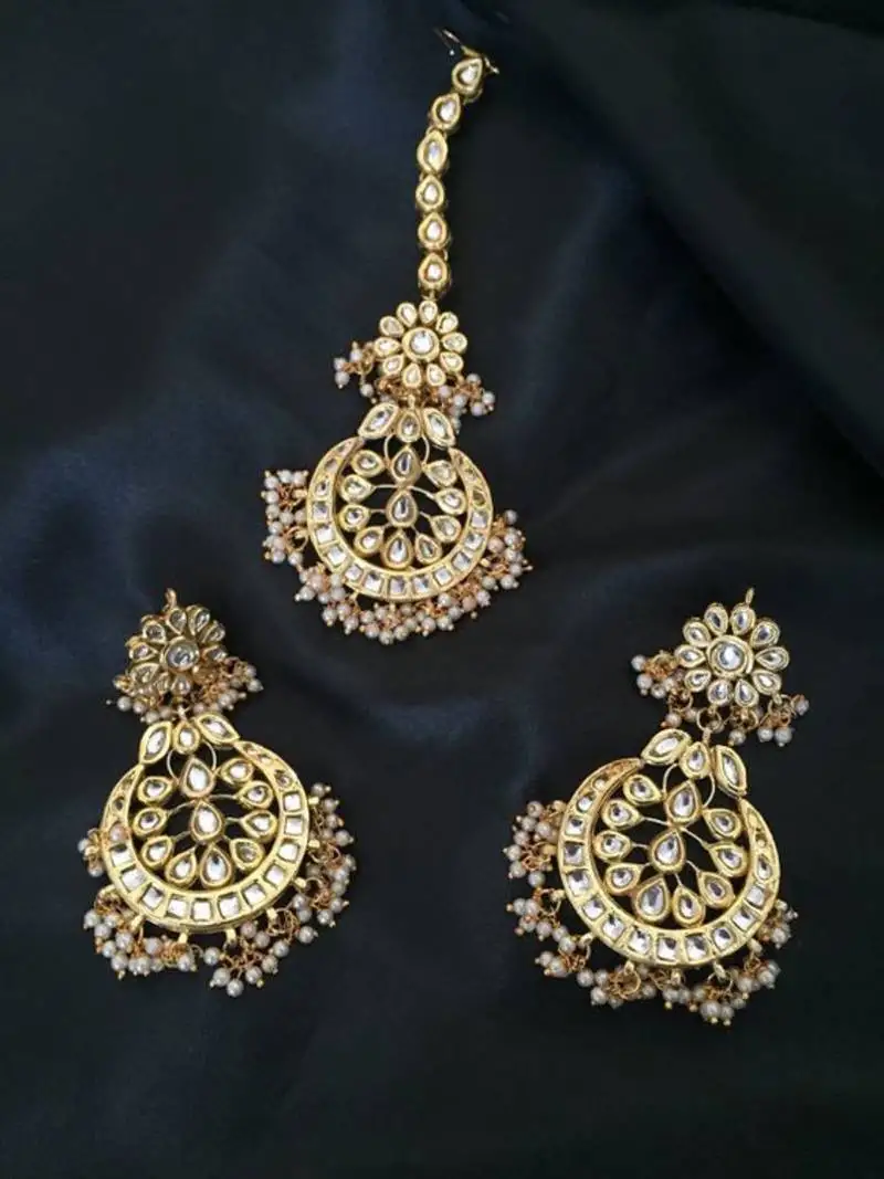 Sabina kundan chandbali earrings with maangtika