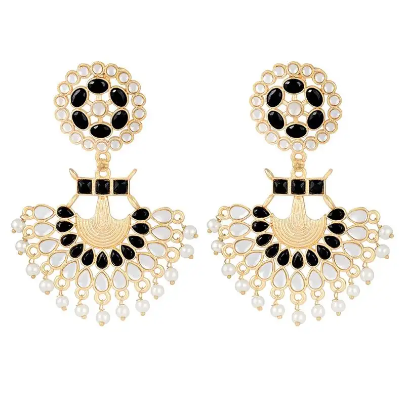 Black pearl earrings