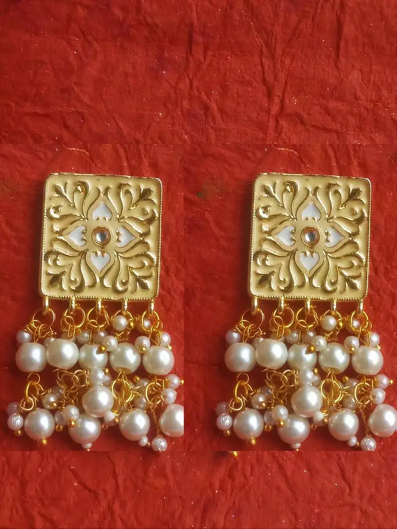 Yellow party-jewellery