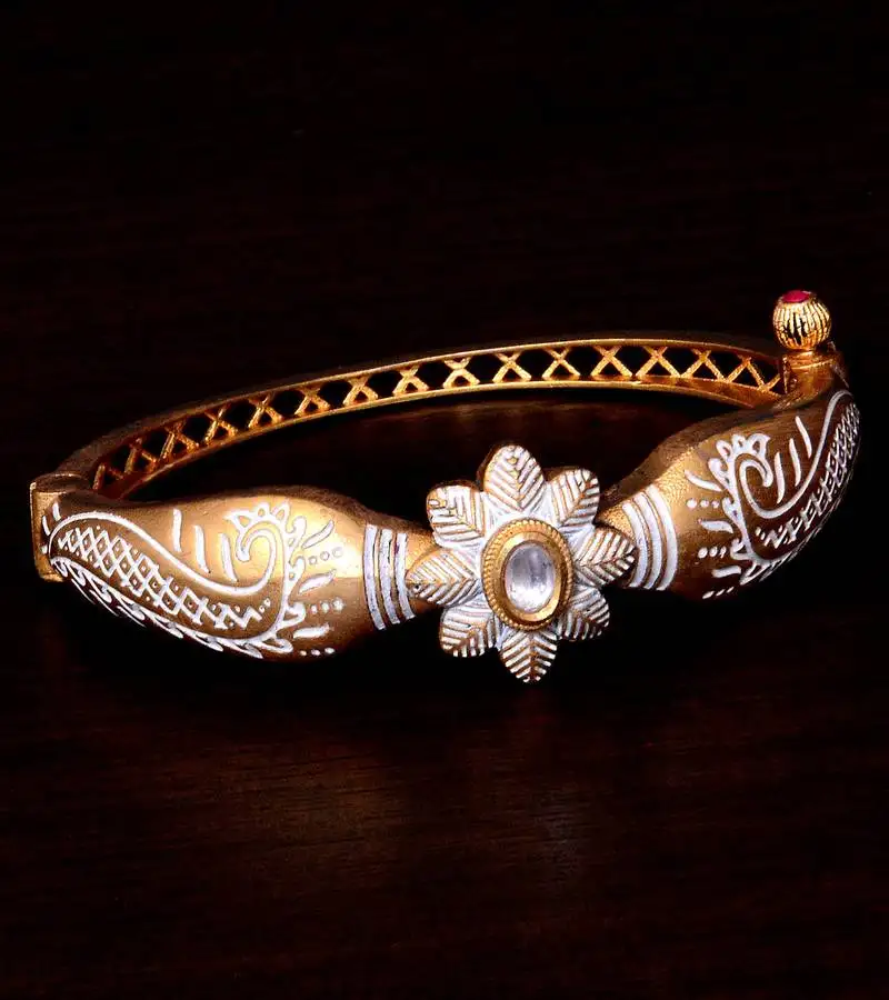 Copper made kundan stone embellished white meenakari worked fine quality bracelet bd357