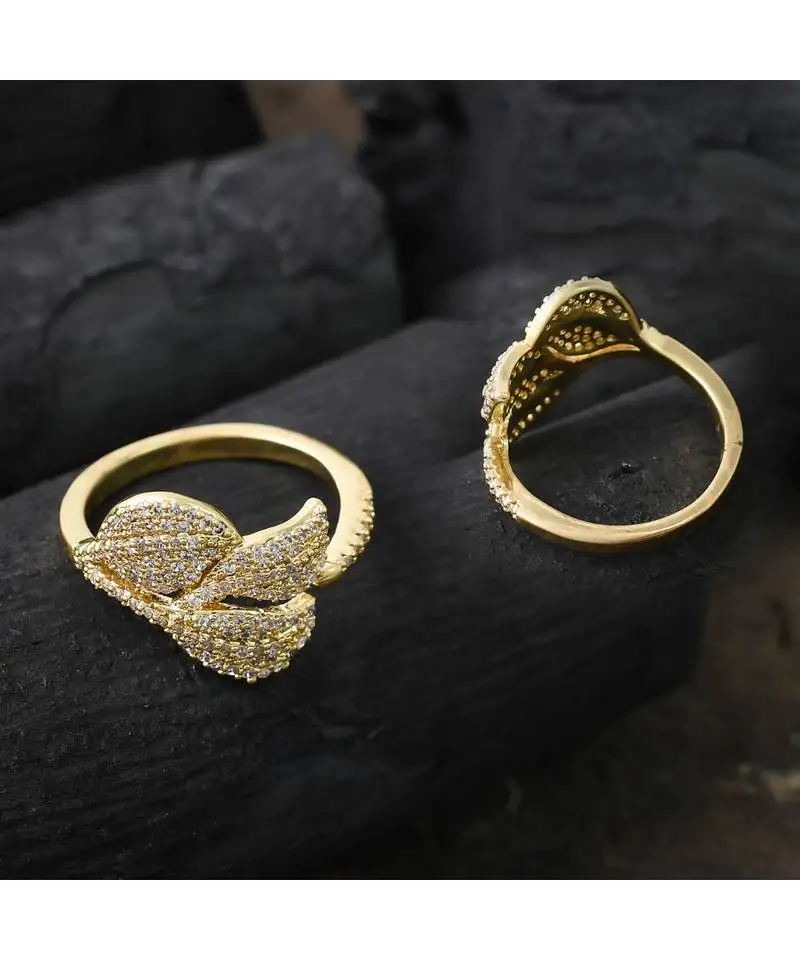 Beautiful golden cut elegant stylish ring